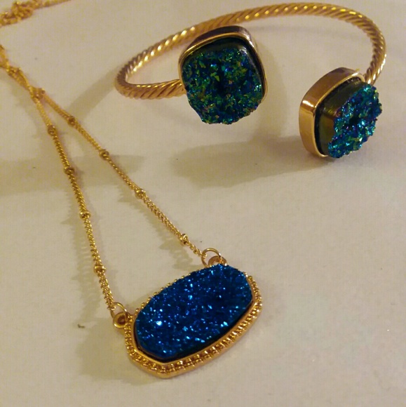 Blue Ink Drusy Necklace - Picture 5 of 5